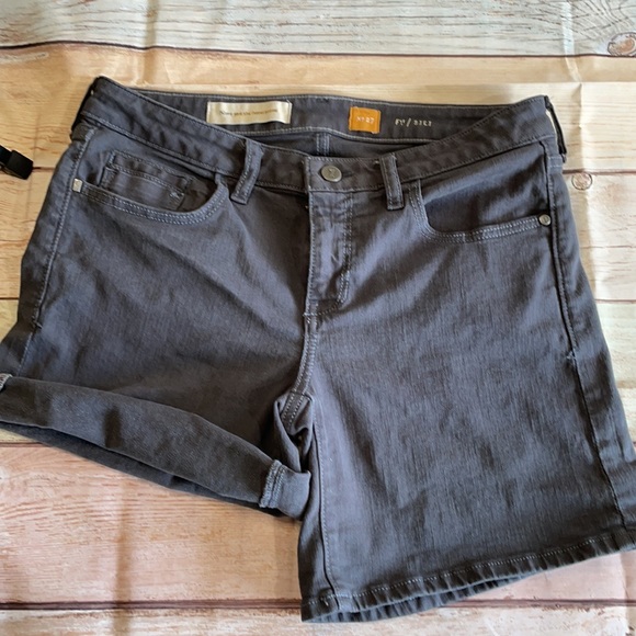 Pilcro Grey Shorts - Picture 2 of 9